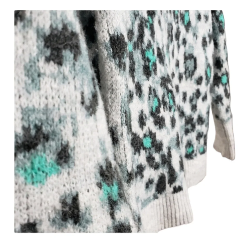 LOFT Leopard Print V-Neck Sweater - Size: XS - Picture 5 of 9